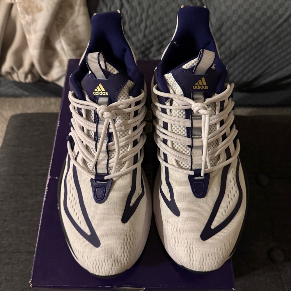 Adidas Alphaboost V1 Washington Huskies Size 7.5 - Picture 3 of 3